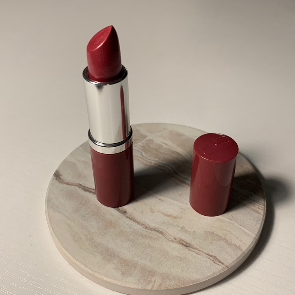 Clinique Love Pop lipstick. NEW